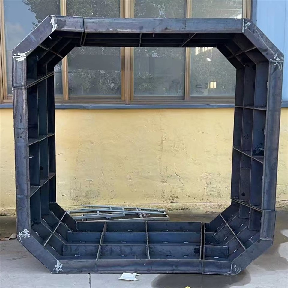 Surenkama septinio rezervuaro forma